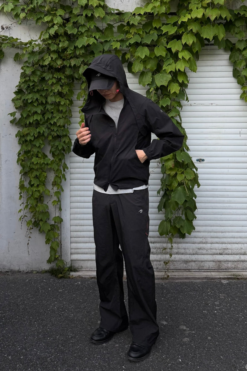 CATSSTAC Cool-to-the-touch, UV-protective shirt with diagonal zippers