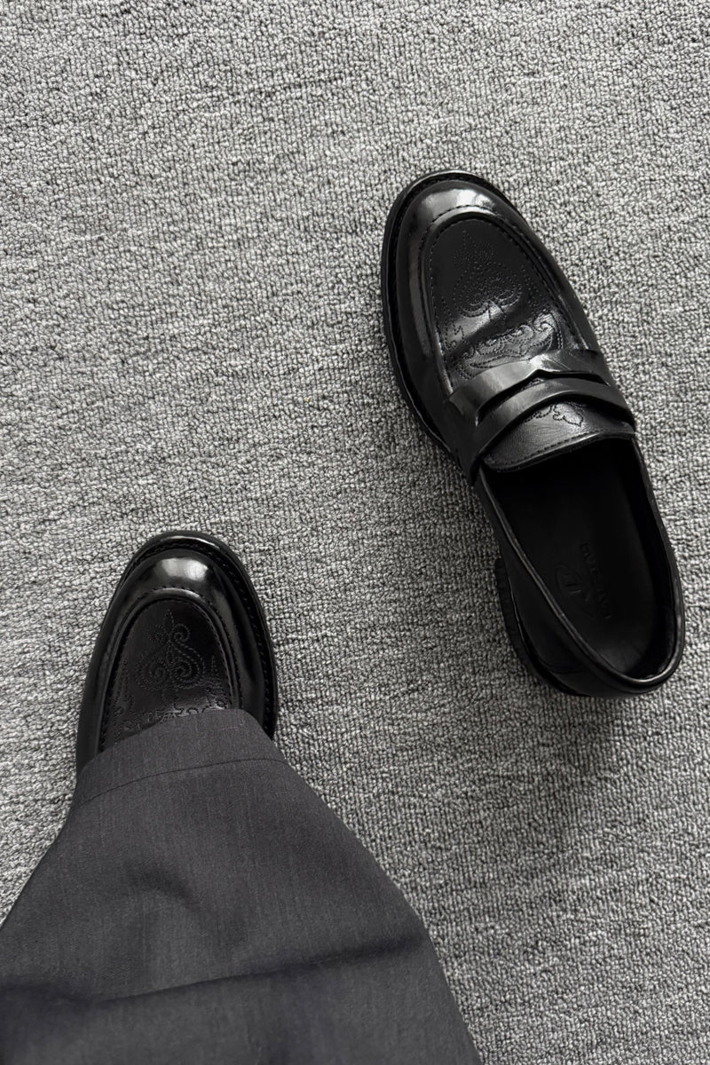 CATSSTAC  Washed horsehide loafers with iris embroidery