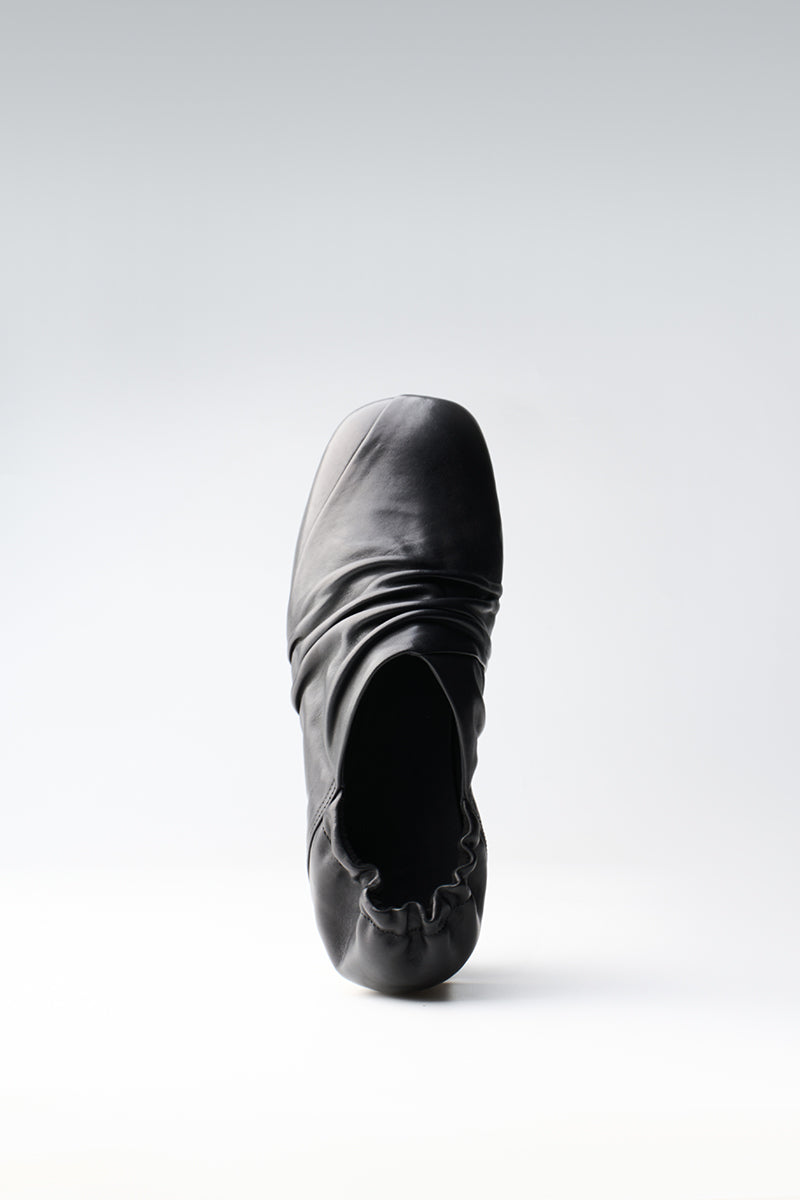 CATSSTAC Prussia Pleated Washed Horse Leather Slip-On Shoes
