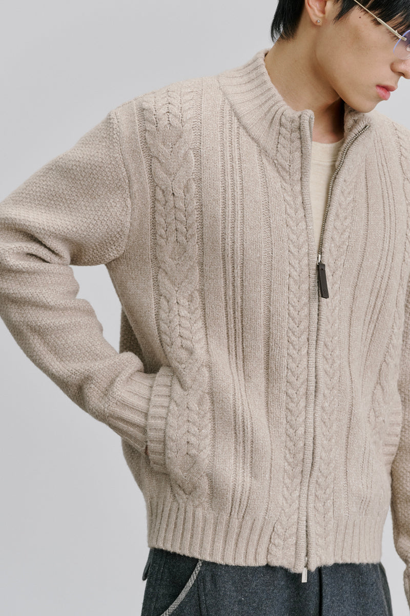 CATSSTAC Ridge Chunky Cable-Knit Zip-Up Cardigan