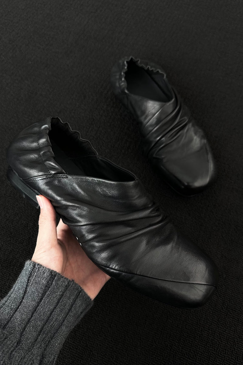 CATSSTAC Prussia Pleated Washed Horse Leather Slip-On Shoes